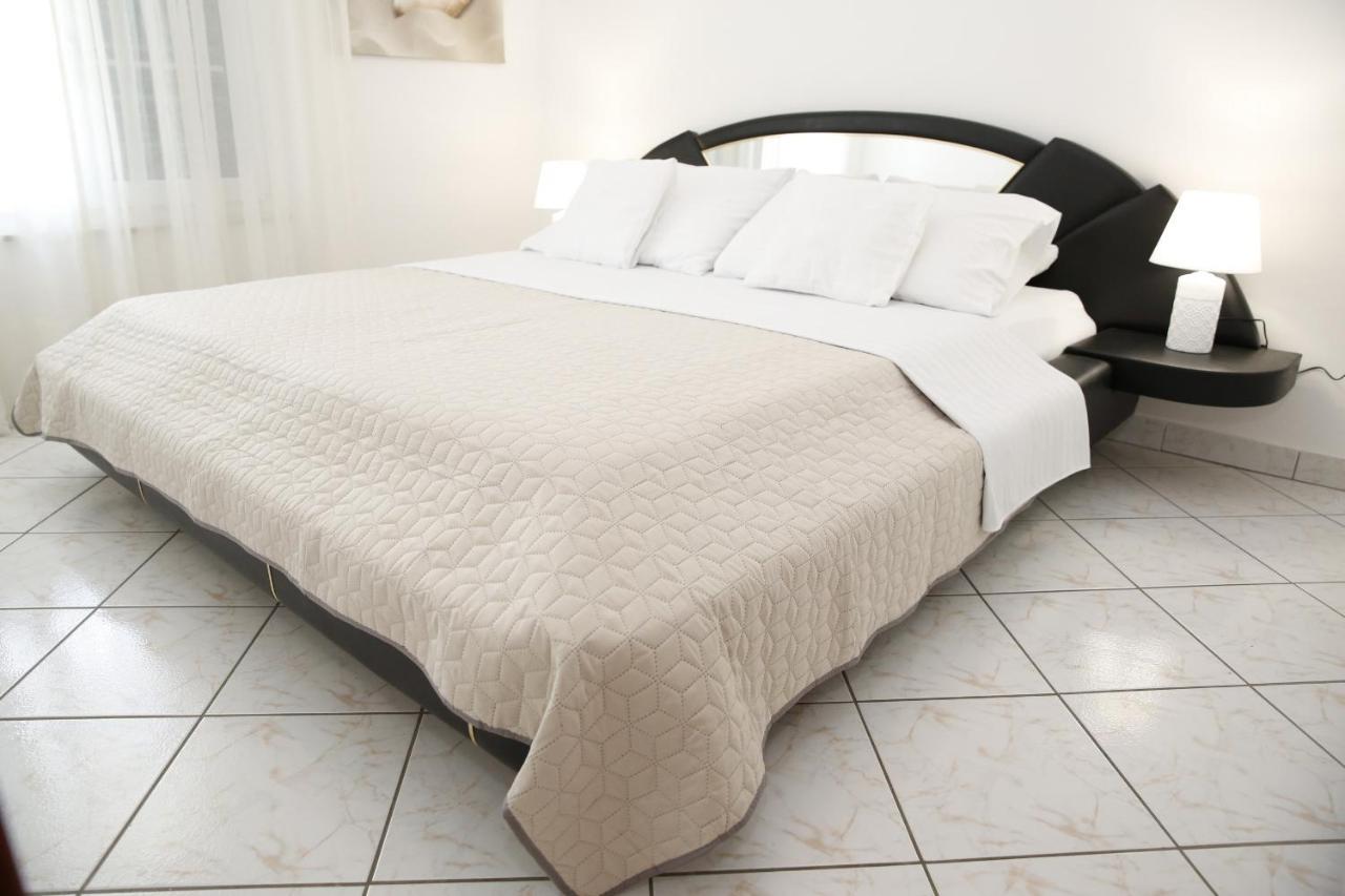 Apartments Lepur 沃迪切 外观 照片